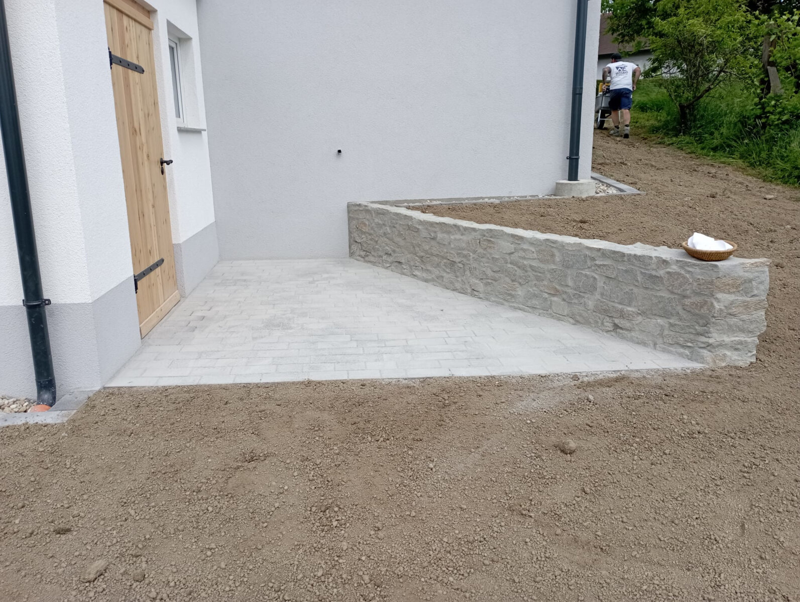 Mauer und Eingang